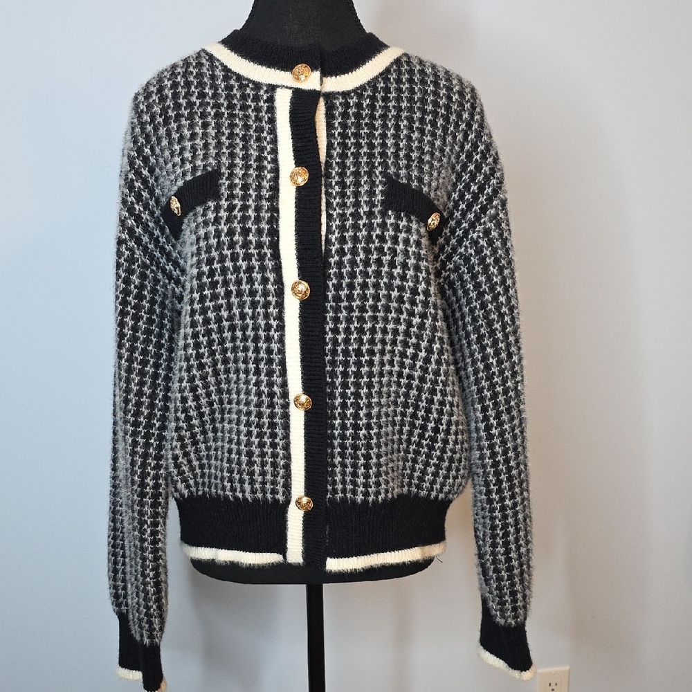 Chic Houndstooth Cardigan with Gold Accent